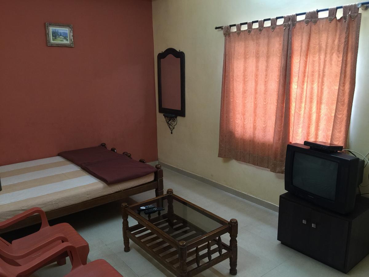 Mtdc Approved Mohiniraj Guest House Nashik Eksteriør billede
